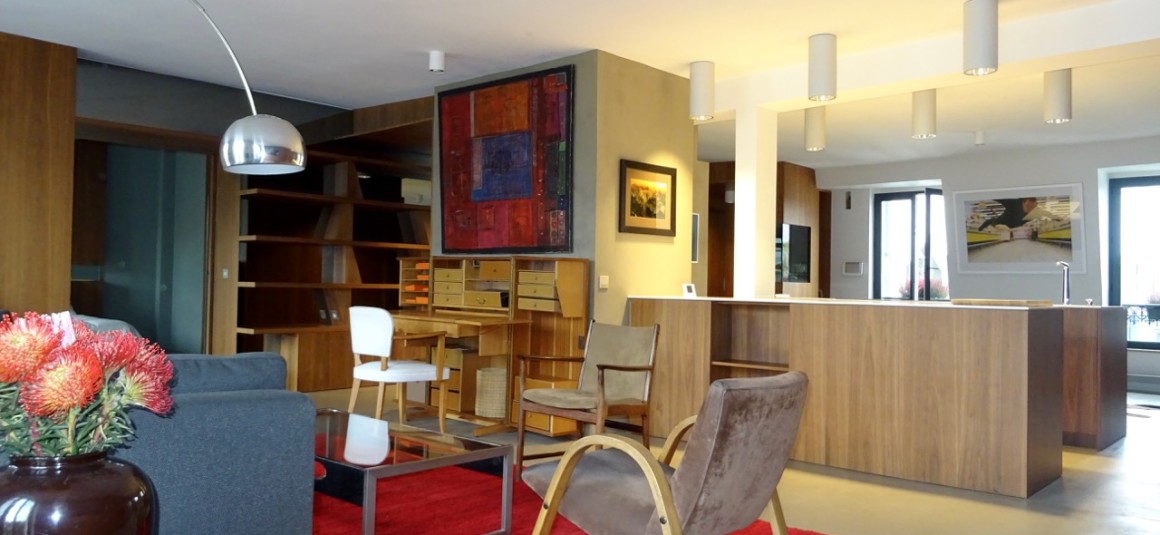 MEUBLÉ – Penthouse – 2 chambres – 127 m2 + Terrasse 29 m2 – Paris 1er Village du Louvre – 5ème étage ascenseur –  Loyer charges comprises : 5.950 euros