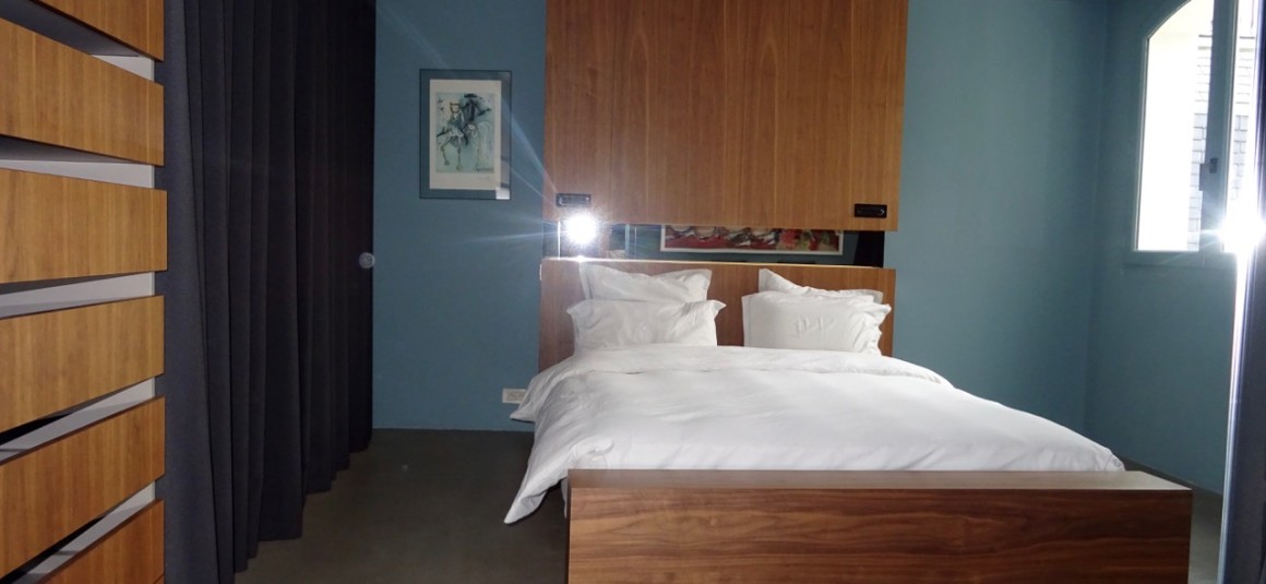 MEUBLÉ – Penthouse – 2 chambres – 127 m2 + Terrasse 29 m2 – Paris 1er Village du Louvre – 5ème étage ascenseur –  Loyer charges comprises : 5.950 euros