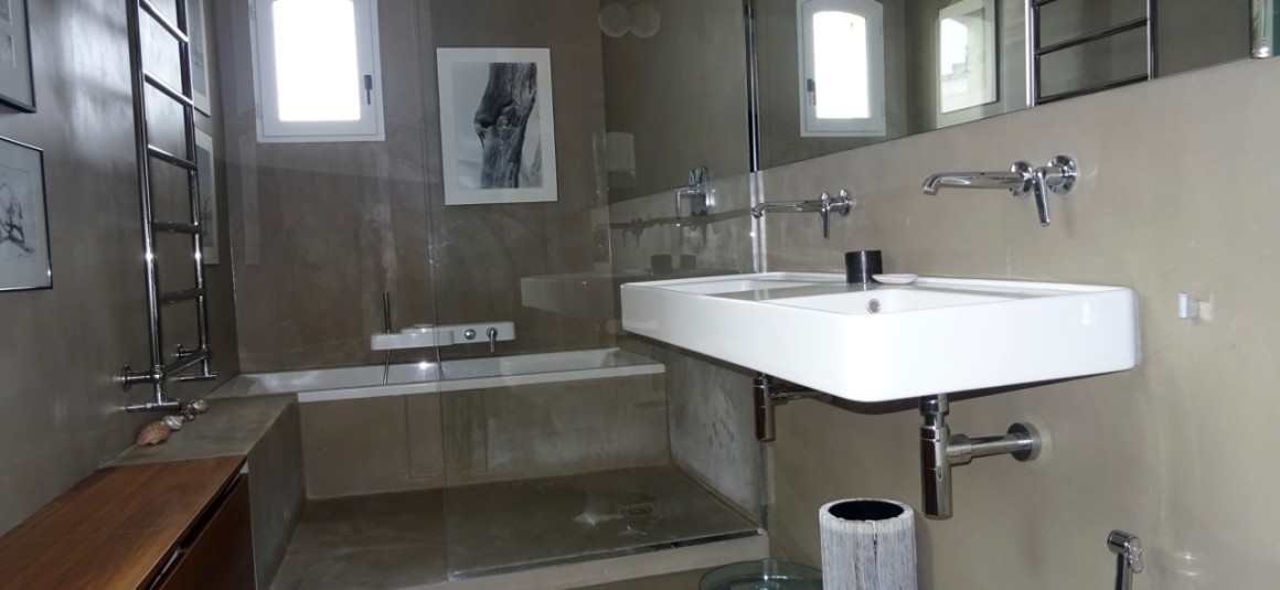MEUBLÉ – Penthouse – 2 chambres – 127 m2 + Terrasse 29 m2 – Paris 1er Village du Louvre – 5ème étage ascenseur –  Loyer charges comprises : 5.950 euros