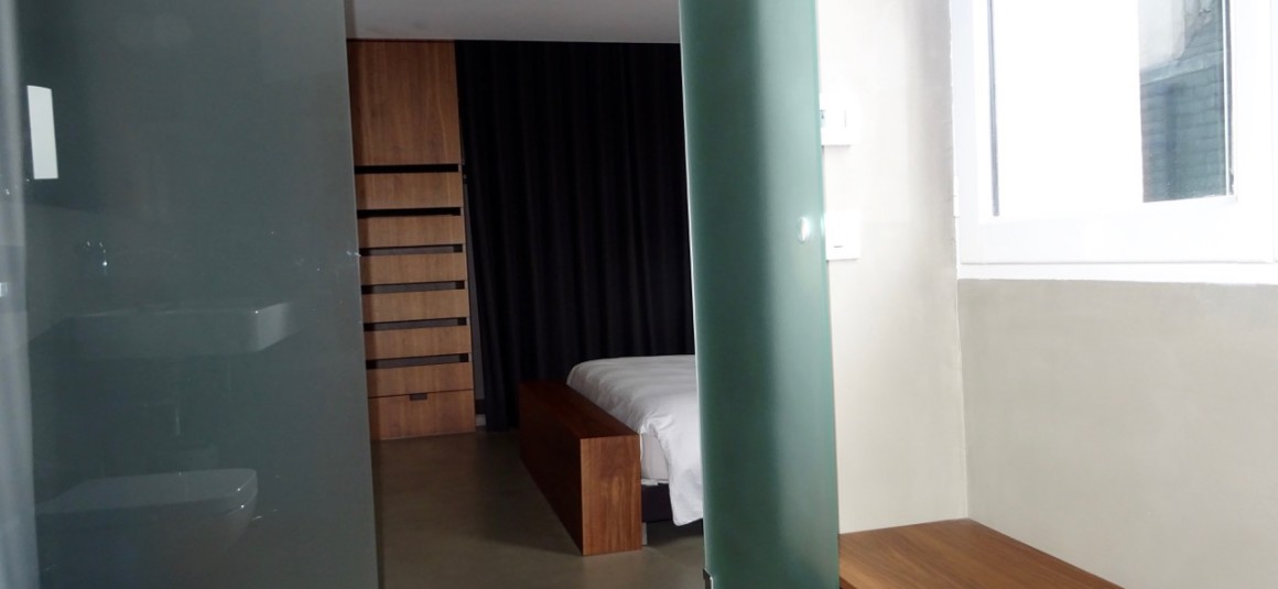 MEUBLÉ – Penthouse – 2 chambres – 127 m2 + Terrasse 29 m2 – Paris 1er Village du Louvre – 5ème étage ascenseur –  Loyer charges comprises : 5.950 euros