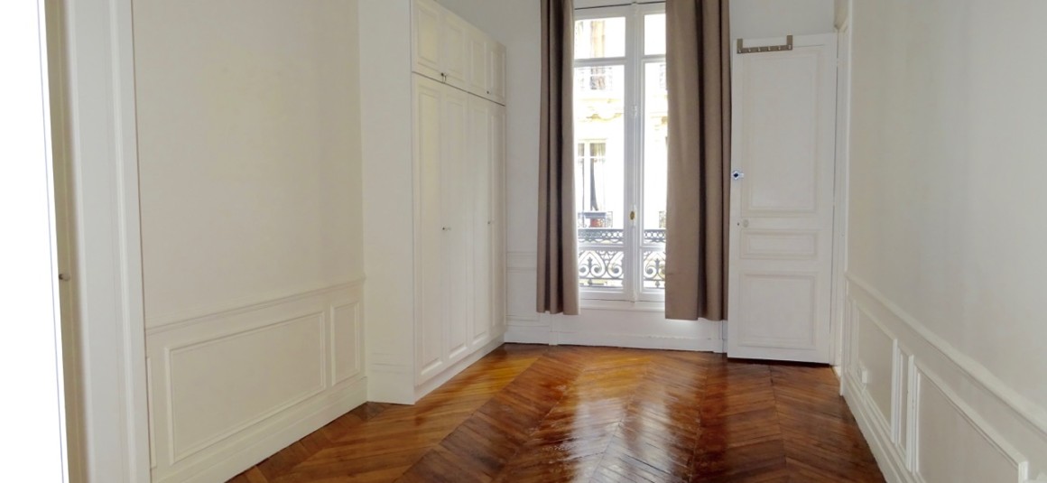 Vide – 4 ch – 180 m2 – Paris 8e (17e) – Monceau – Courcelles – Loyer cc : 4.845 euros cc