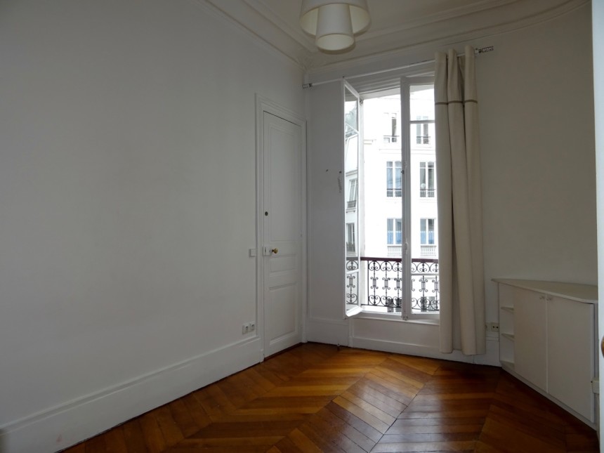 Vide – 4 ch – 180 m2 – Paris 8e (17e) – Monceau – Courcelles – Loyer cc : 4.845 euros cc