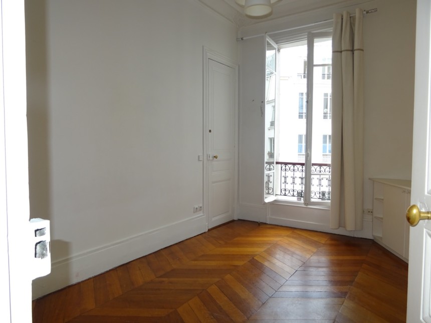 Vide – 4 ch – 180 m2 – Paris 8e (17e) – Monceau – Courcelles – Loyer cc : 4.845 euros cc