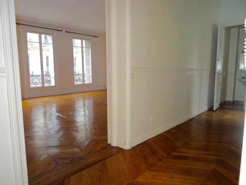 Vide – 4 ch – 180 m2 – Paris 8e (17e) – Monceau – Courcelles – Loyer cc : 4.845 euros cc