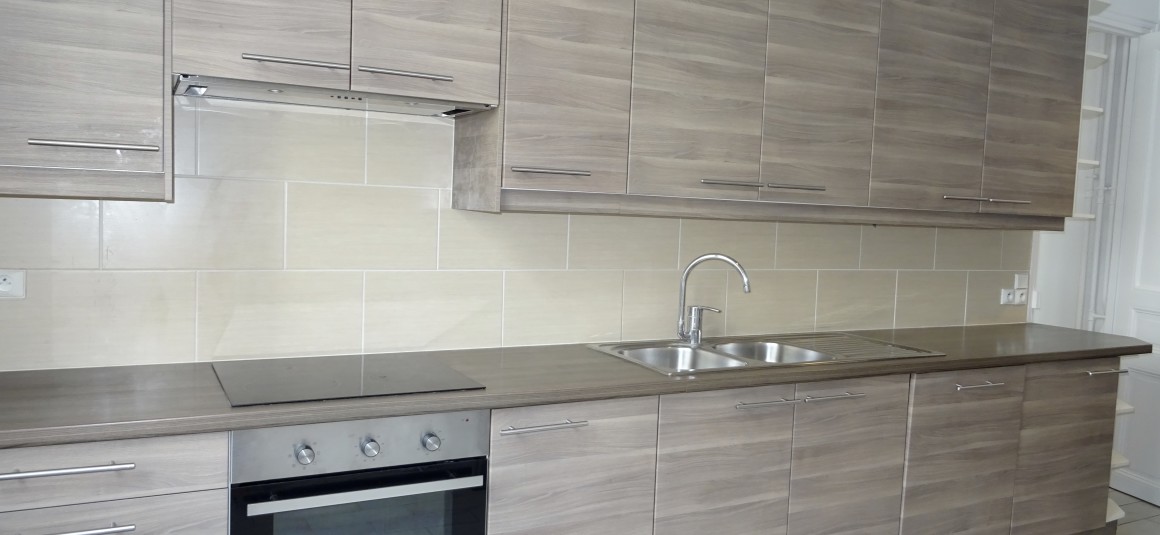 Vide – 4 ch – 180 m2 – Paris 8e (17e) – Monceau – Courcelles – Loyer cc : 4.845 euros cc