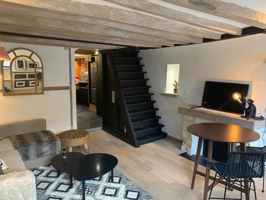 MEUBLÉ – 1 ch – Paris 17e – Rue Dulong – 39 m2 – 4e étage sans asc – Loyer cc : 1.600 euros