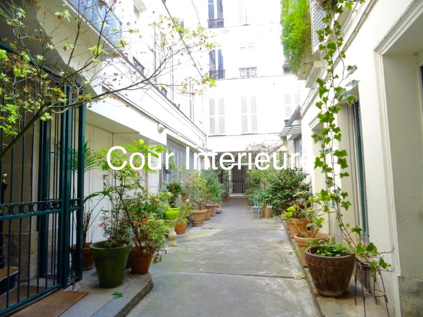 MEUBLÉ – 1 ch – Paris 9e – Rue Rochechouart – 44,06 m2 – Loyer cc : 1.600 euros