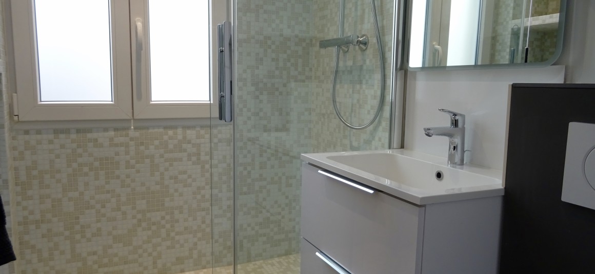 MEUBLÉ  – 1 chambre – 41 m2 – Paris 17ème – Rue Dulong / Pont Cardinet / Batignolles – 4eme etage sans ascenseur – Loyer charges comprises : 1.700 euros