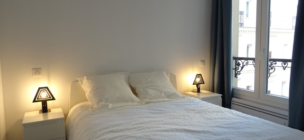 MEUBLÉ  – 1 chambre – 41 m2 – Paris 17ème – Rue Dulong / Pont Cardinet / Batignolles – 4eme etage sans ascenseur – Loyer charges comprises : 1.700 euros