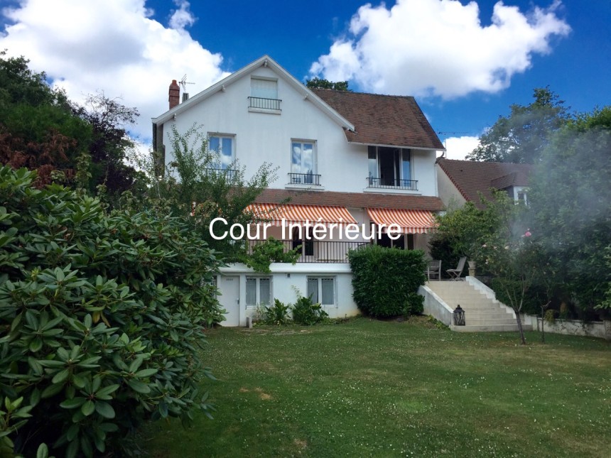 MAISON Vide – 92420 Vaucresson – 5 ch – 190 m2 – Loyer : 4.610 € cc