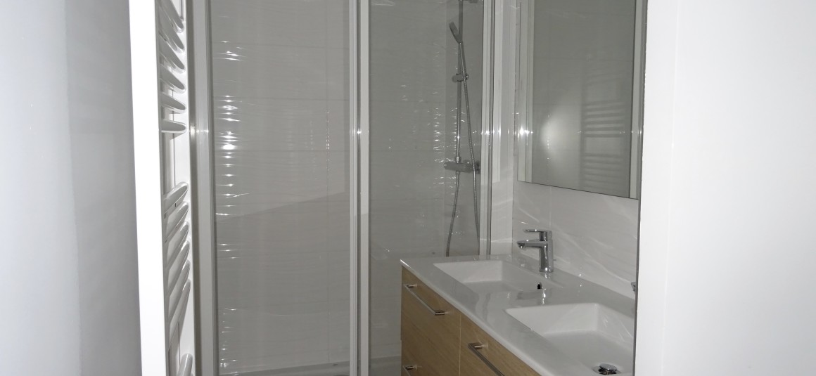 Vide – 3 ch – Iena – Alma Marceau – Paris 16e – 113 m2 – Loyer cc : 3.650 euros cc