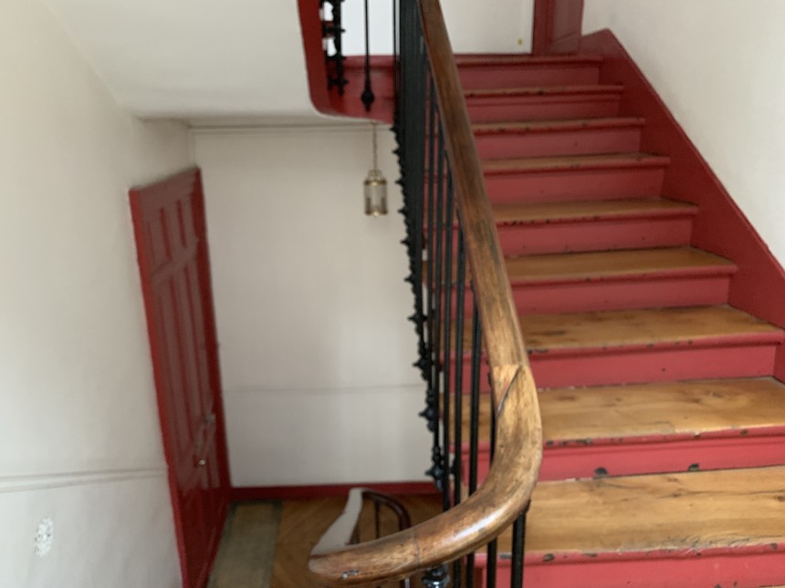 MEUBLÉ – 1 chambre – 34 m2 – Paris 17ème – Rue Guersant – 4e étage sans ascenseur – Loyer charges comprises : 1.500 euros