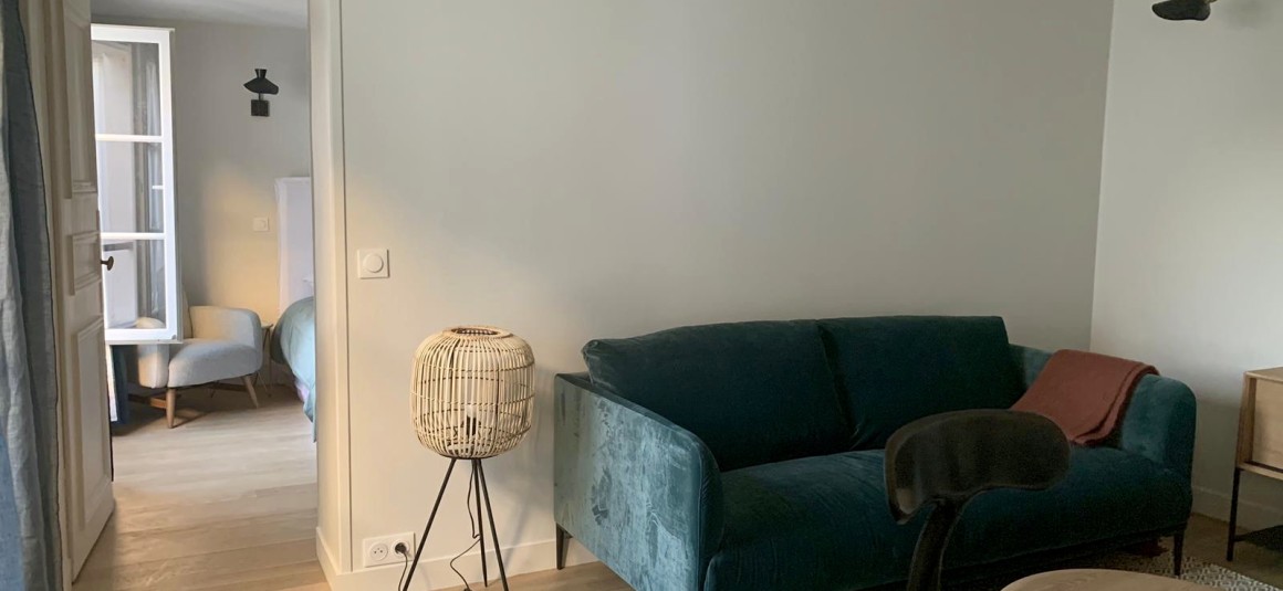 MEUBLÉ – 1 chambre – 37 m2 – Paris 6e – Rue Cherche Midi – 4ème étage sans ascenseur – Loyer cc : 1.600 euros