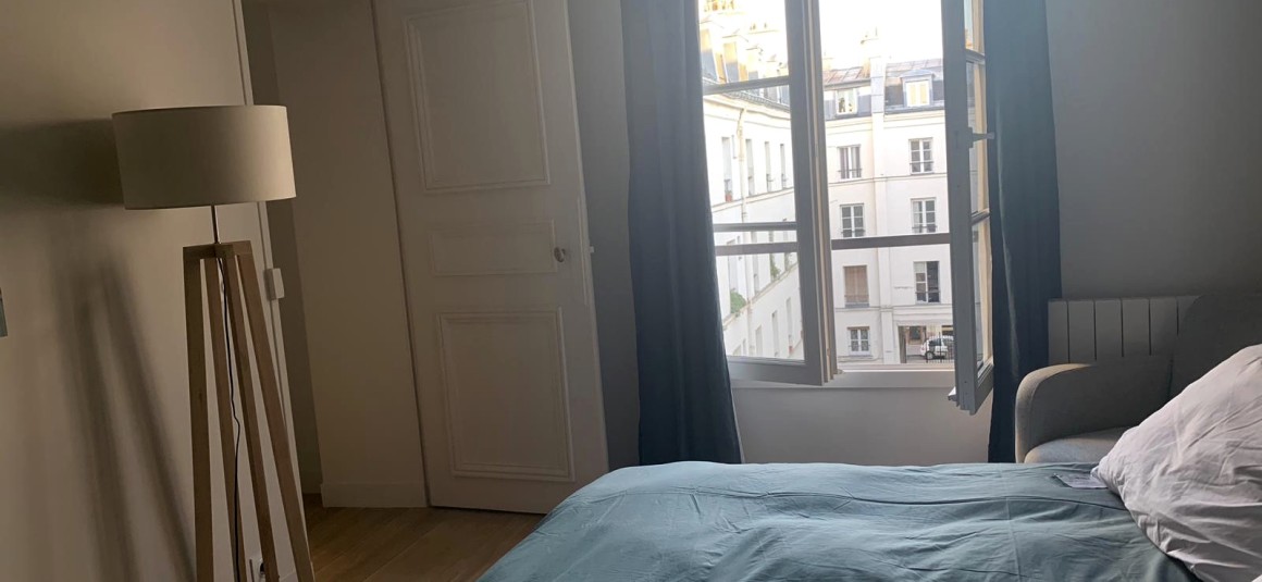 MEUBLÉ – 1 chambre – 37 m2 – Paris 6e – Rue Cherche Midi – 4ème étage sans ascenseur – Loyer cc : 1.600 euros