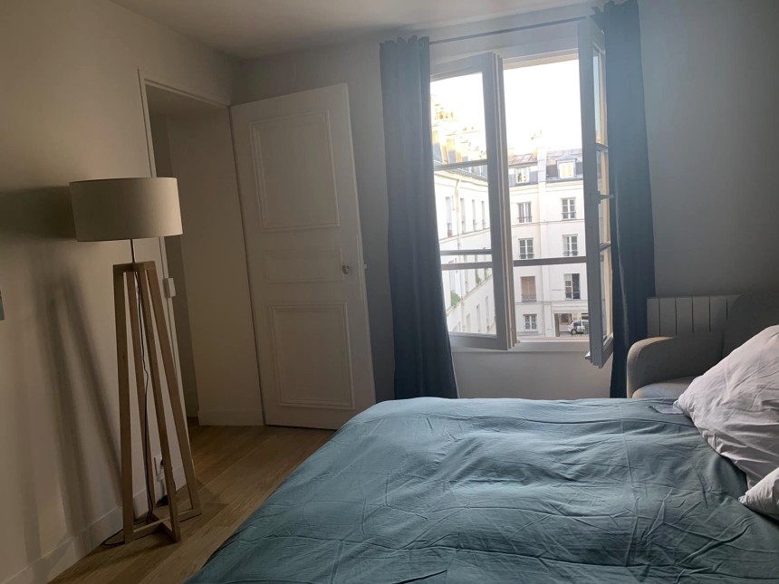 MEUBLÉ – 1 chambre – 37 m2 – Paris 6e – Rue Cherche Midi – 4ème étage sans ascenseur – Loyer cc : 1.600 euros