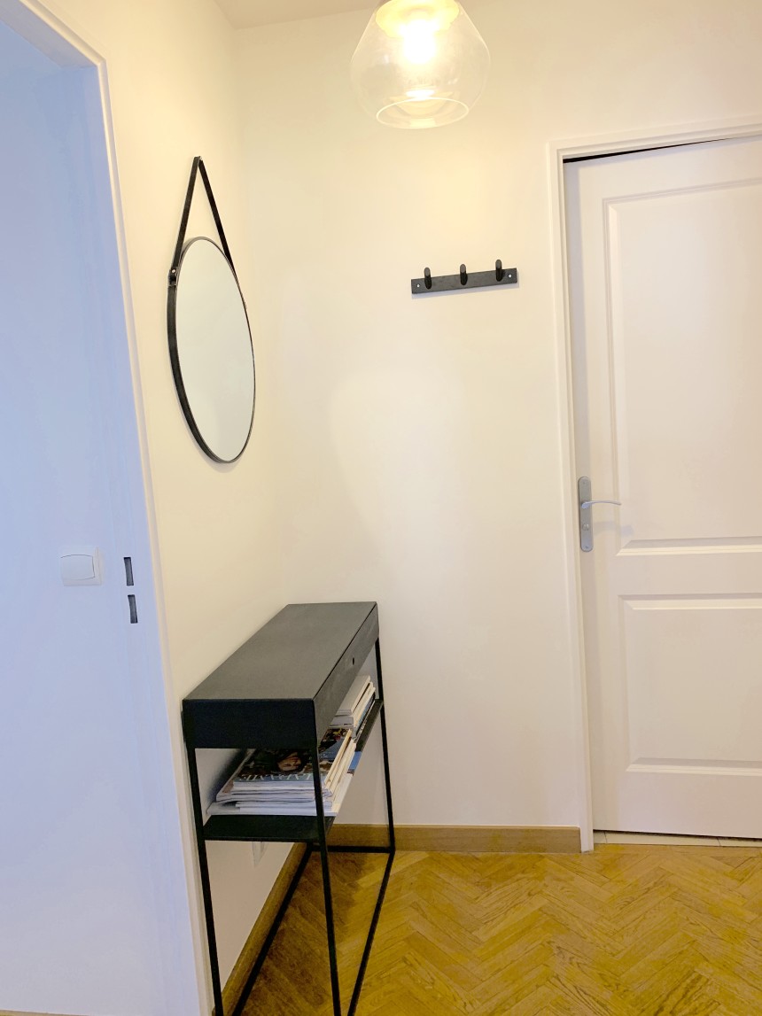 MEUBLÉ – 1 chambre – 47 m2 + 2 balcons 10 m2 – Paris 15 –  Rue St Charles – 4e avec ascenseur – Loyer cc : 1.880 €