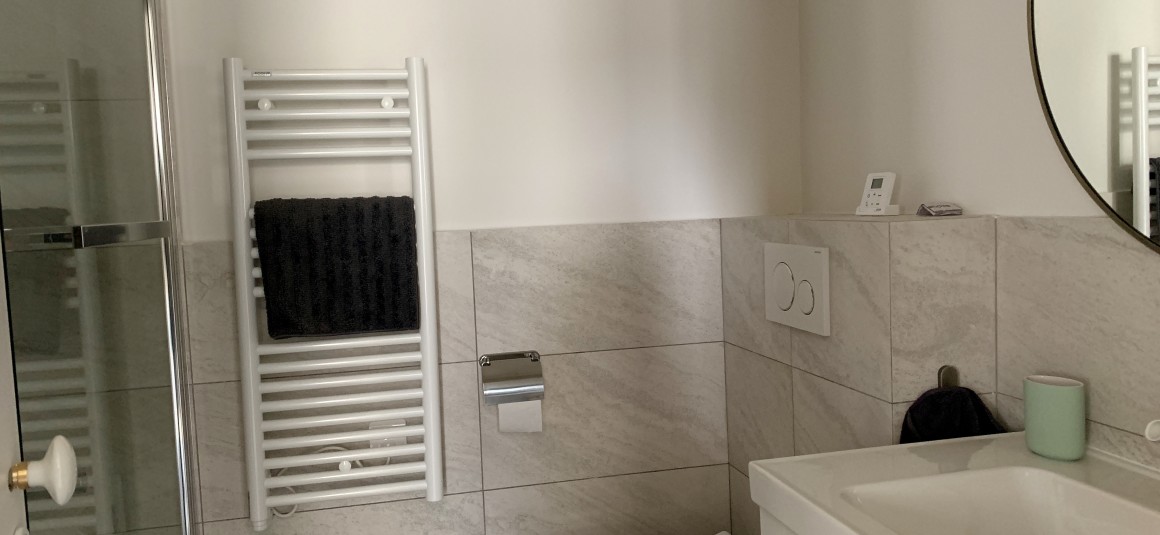 MEUBLÉ – 1 chambre – 37 m2 – Paris 6e – Rue Cherche Midi – 4ème étage sans ascenseur – Loyer cc : 1.600 euros