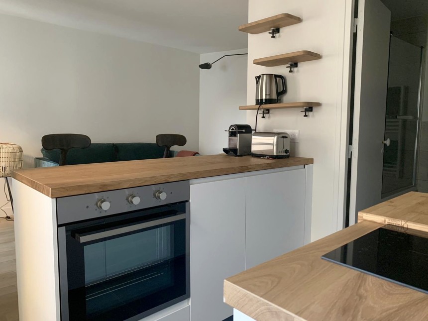 MEUBLÉ – 1 chambre – 37 m2 – Paris 6e – Rue Cherche Midi – 4ème étage sans ascenseur – Loyer cc : 1.600 euros