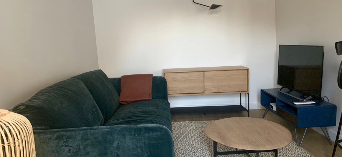MEUBLÉ – 1 chambre – 37 m2 – Paris 6e – Rue Cherche Midi – 4ème étage sans ascenseur – Loyer cc : 1.600 euros
