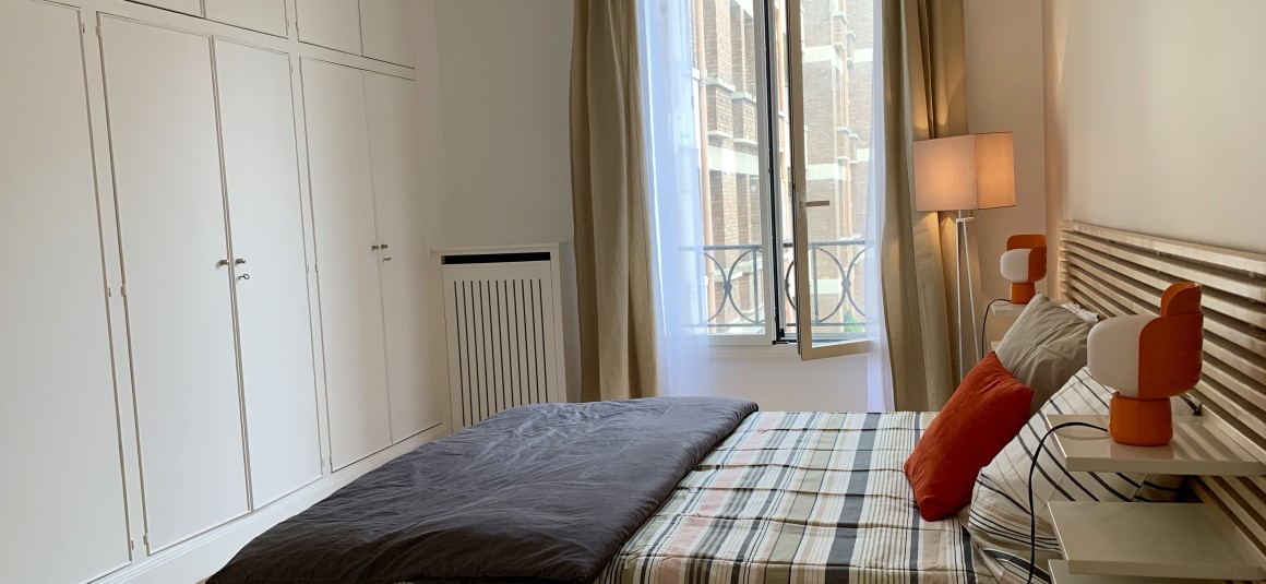 REFAIT NEUF – MEUBLÉ – 2 ch – 91 m2 + Poss Pkg – Paris 16e – Bld Suchet/Auteuil – Loyer cc : 2.950 €