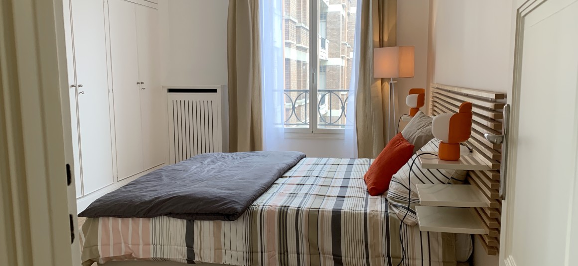 REFAIT NEUF – MEUBLÉ – 2 ch – 91 m2 + Poss Pkg – Paris 16e – Bld Suchet/Auteuil – Loyer cc : 2.950 €