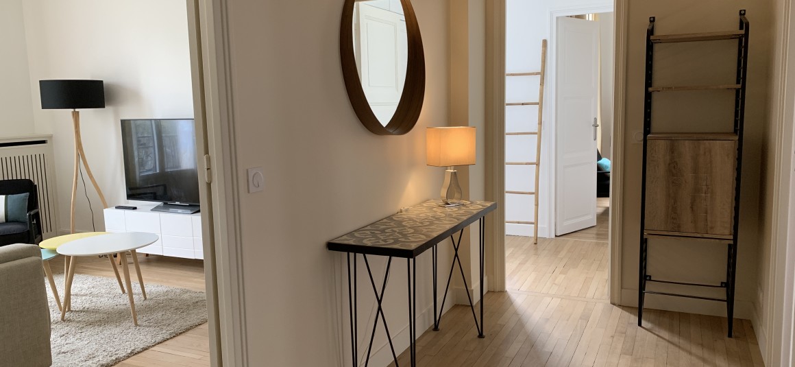 REFAIT NEUF – MEUBLÉ – 2 ch – 91 m2 + Poss Pkg – Paris 16e – Bld Suchet/Auteuil – Loyer cc : 2.950 €