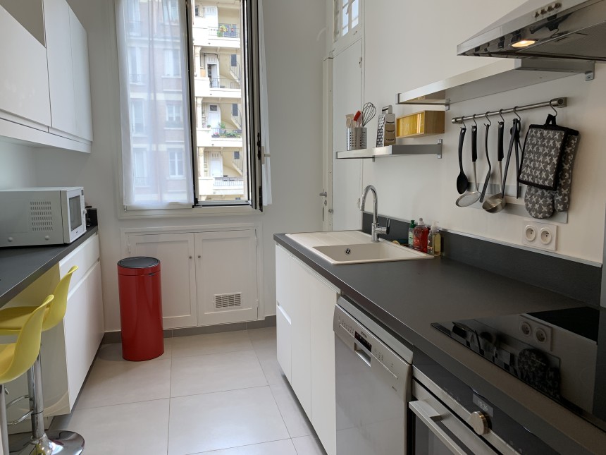 REFAIT NEUF – MEUBLÉ – 2 ch – 91 m2 + Poss Pkg – Paris 16e – Bld Suchet/Auteuil – Loyer cc : 2.950 €