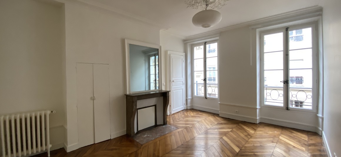VIDE – 3 ch – 78 m2 – Paris 9 – Havre Caumartin – Rue Joubert – 3ème étage ascenseur – Loyer cc : 2.640 euros