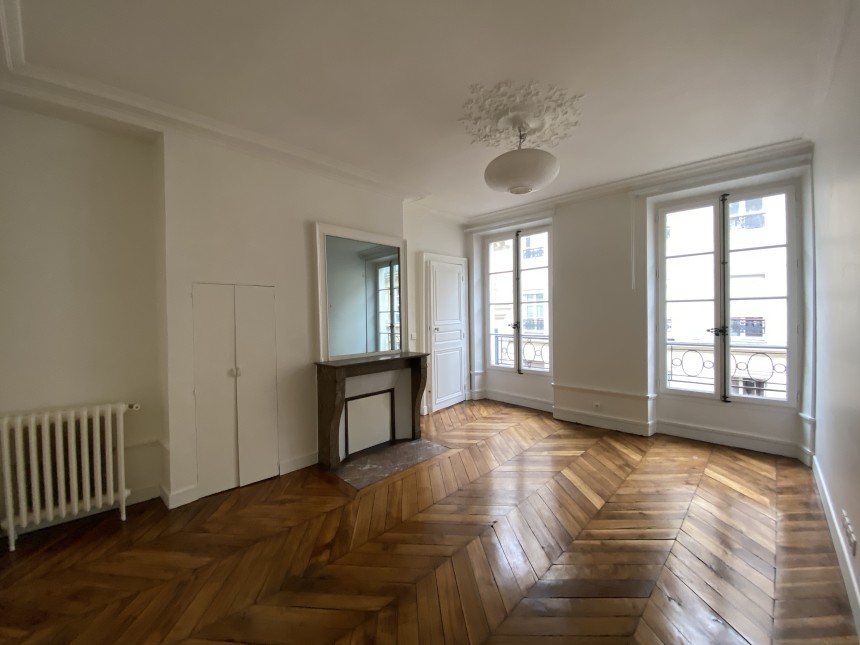 VIDE – 3 ch – 78 m2 – Paris 9 – Havre Caumartin – Rue Joubert – 3ème étage ascenseur – Loyer cc : 2.640 euros