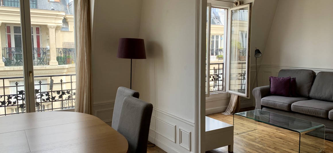 IMG_6188 MEUBLÉ – Double séjour + 1 chambre – 62 m2 – Paris 18ème – Rue Lapeyrère – Jules Joffrin – 6ème étage ascenseur – Loyer charges comprises : 2.100 €