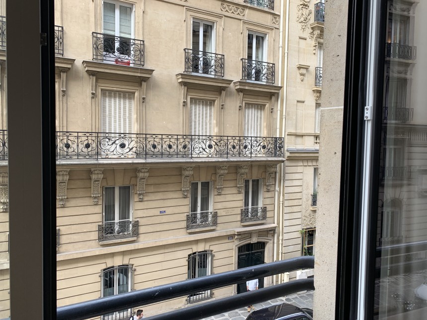 MEUBLÉ – 1 ch + Bureau – Paris 8e – HOCHE FRIEDLAND – 77 m2 + Parking – Loyer cc : 2.650 €