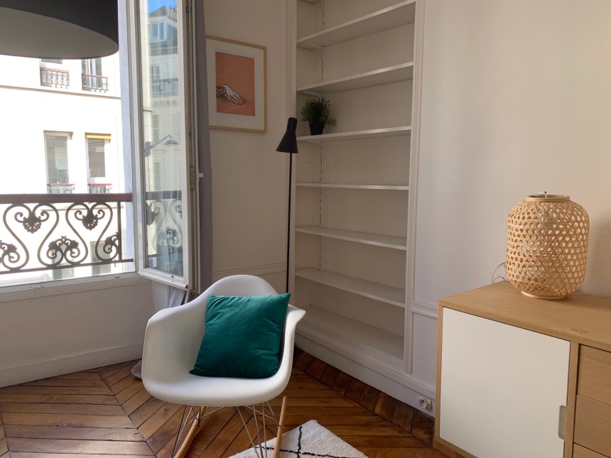 MEUBLÉ – 1 ch – Paris 17e – 44 m2 – Coeur Village Batignolles – 2ème sans ascenseur – Loyer cc : 1.650 euros