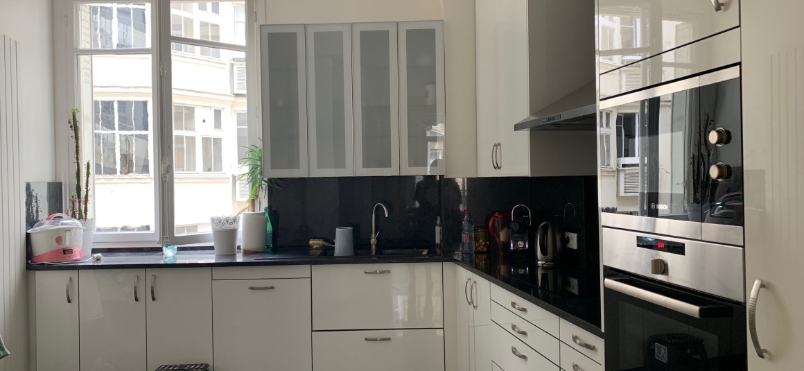 VIDE – 3 ch – 142 m2 – Paris 17e – Parc Monceau – Cuisine équipée – Loyer cc : 4.230 euros