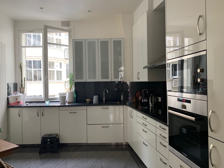 VIDE – 3 ch – 142 m2 – Paris 17e – Parc Monceau – Cuisine équipée – Loyer cc : 4.230 euros