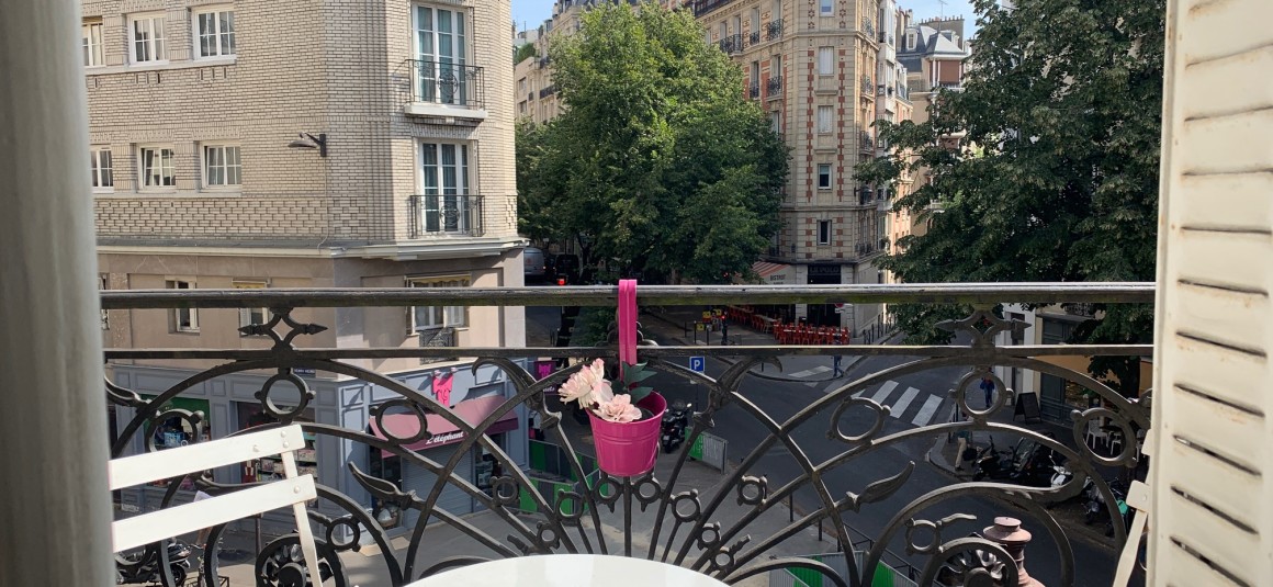 MEUBLÉ – 2 ch – Paris 16e – 91 m2 –  Ave Mozart – Quartier Jasmin / Auteuil – Loyer cc : 2.950 €