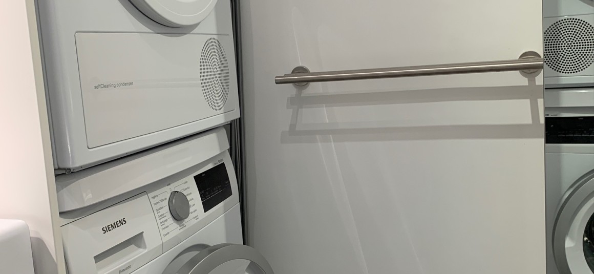 MEUBLÉ – 2 chambres + 1 bureau – Paris 17ème – 106 m2 + balcon 3 m2  – Villiers – Levis -7eme et dernier étage avec grand balcon / terrasse  – Loyer charges comprises  : 3.890 euros