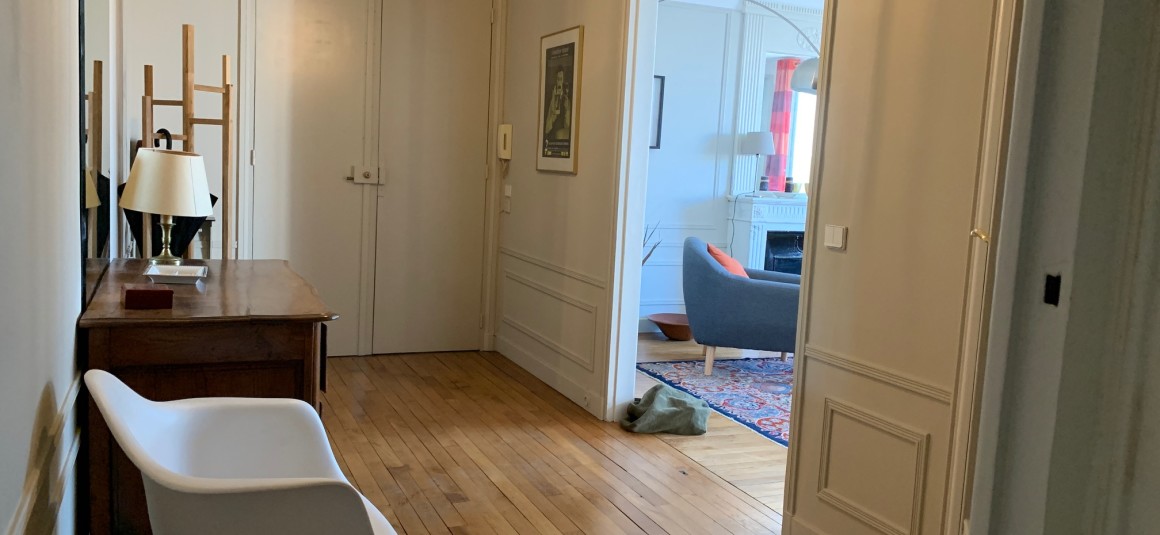 MEUBLÉ – 2 chambres + 1 bureau – Paris 17ème – 106 m2 + balcon 3 m2  – Villiers – Levis -7eme et dernier étage avec grand balcon / terrasse  – Loyer charges comprises  : 3.890 euros