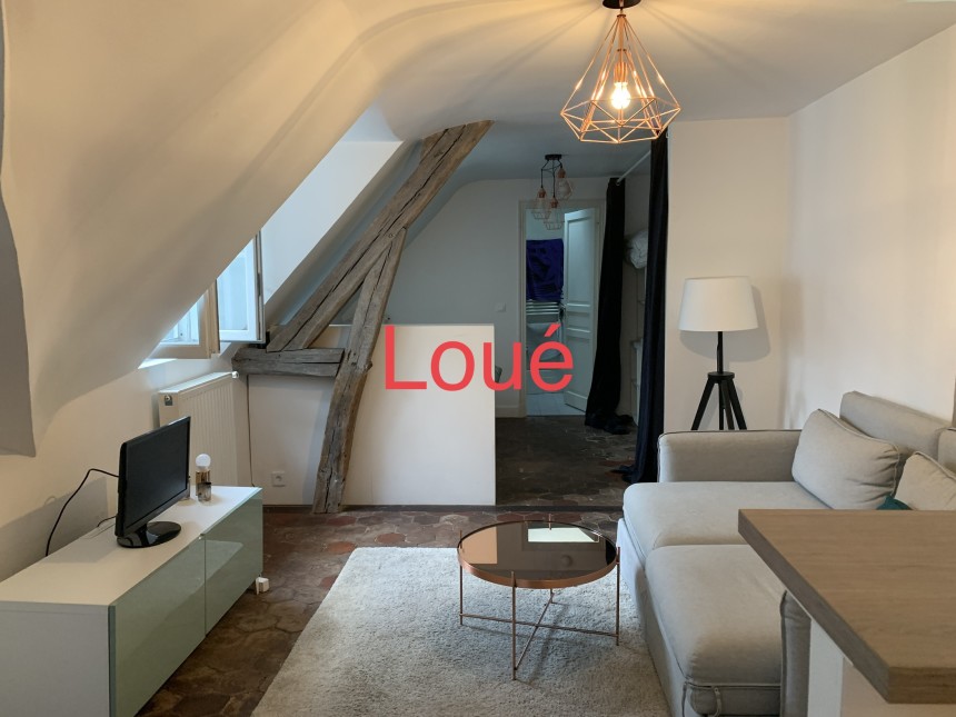 VIDE – Studio / 2 pièces – 30 m2 – Paris 9 – Rue Joubert – Loyer : 1.040 € cc