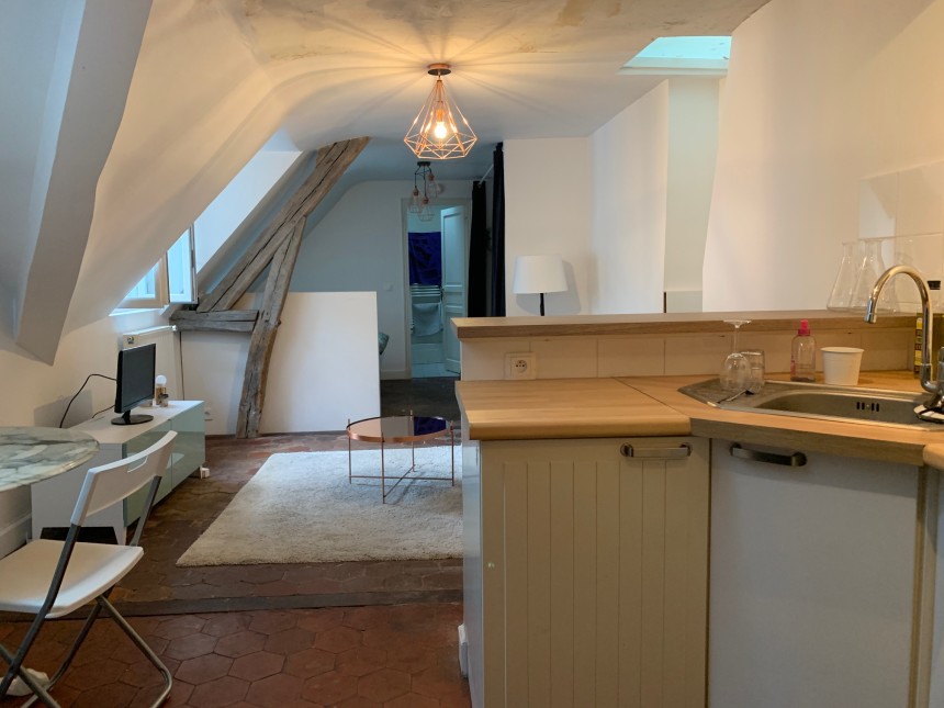 VIDE – Studio / 2 pièces – 30 m2 – Paris 9 – Rue Joubert – Loyer : 1.040 € cc