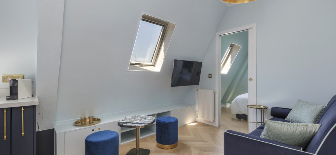 MEUBLÉ – Studio + coin chambre – 22 m2 au sol – Paris 8e – Parc Monceau – Loyer cc : 1.100 euros cc