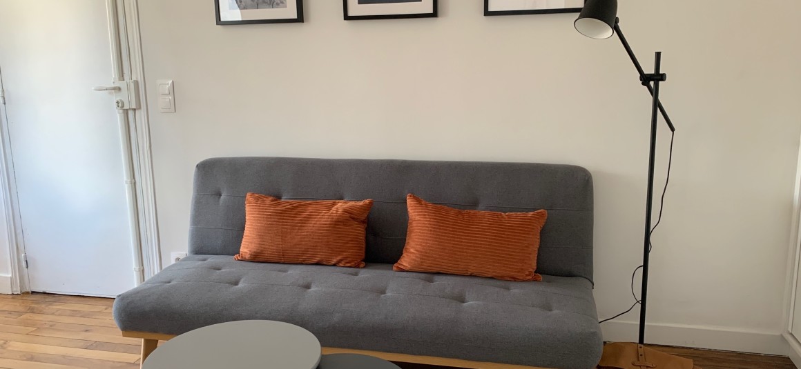 MEUBLÉ – 1 chambre – Paris 17e – Pereire – rue Prony – 33 m2 au sol – 7e et dernier étage avec ascenseur  – Loyer charges comprises : 1.350 €