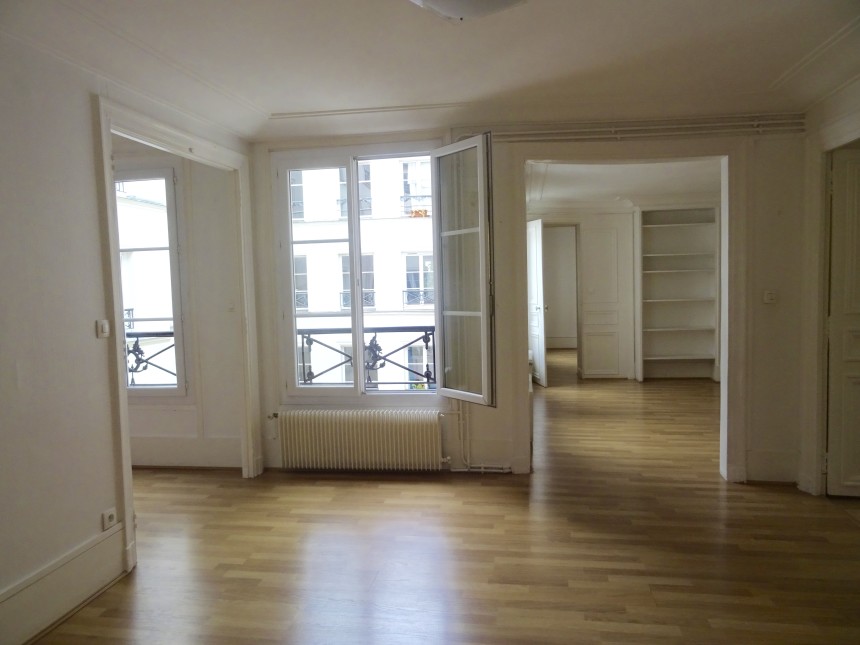 VIDE – 2 chambres – Paris 9ème – Square Montholon – 85 m2 – 4ème étage avec ascenseur – Loyer charges comprises : 2.457 euros