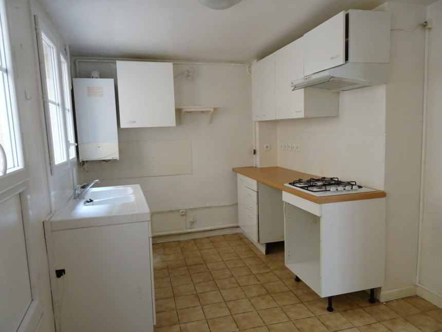 VIDE – 2 chambres – Paris 9ème – Square Montholon – 85 m2 – 4ème étage avec ascenseur – Loyer charges comprises : 2.457 euros