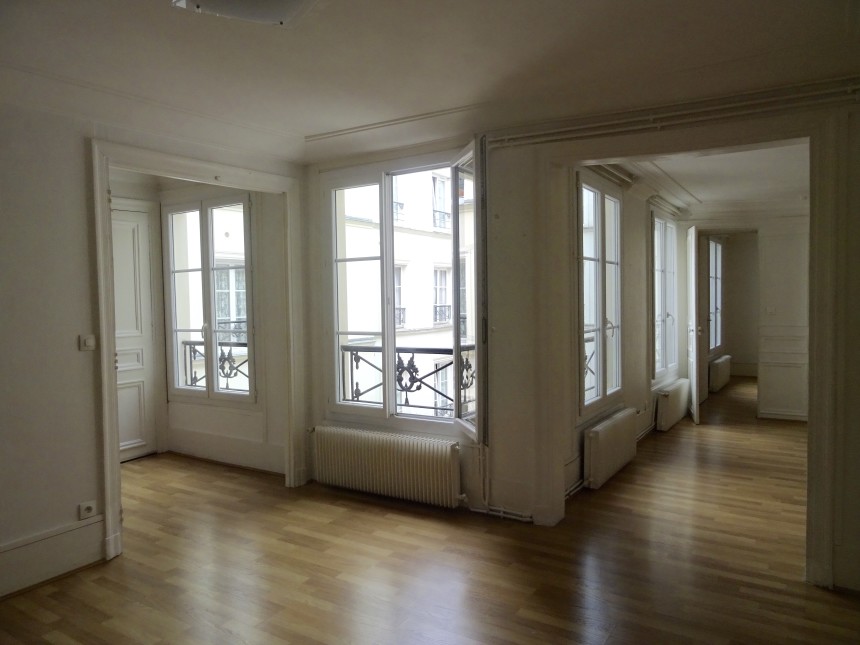 VIDE – 2 chambres – Paris 9ème – Square Montholon – 85 m2 – 4ème étage avec ascenseur – Loyer charges comprises : 2.457 euros