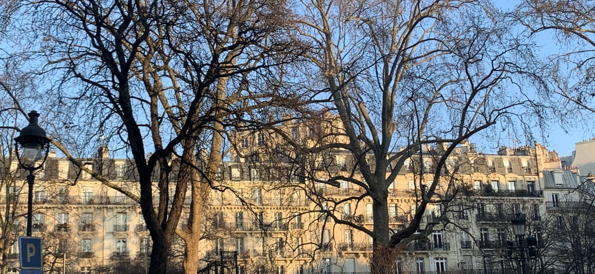 VIDE – 2 chambres – Paris 9ème – Square Montholon – 85 m2 – 4ème étage avec ascenseur – Loyer charges comprises : 2.457 euros
