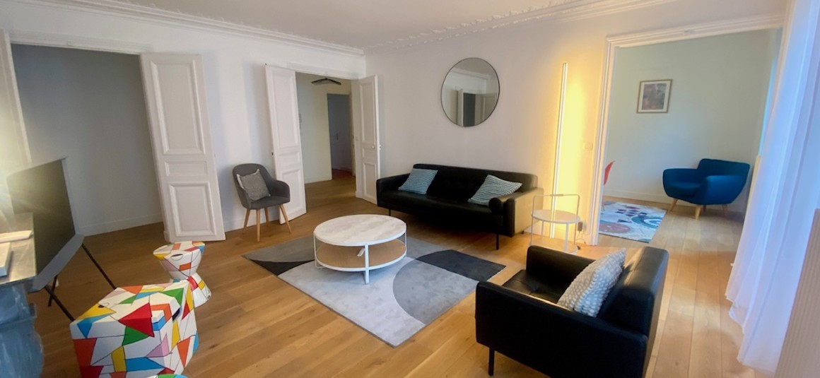 MEUBLÉ – 2 chambres – 104 m2 – Paris 8ème – Rue Jean Mermoz – 3ème étage ascenseur –  Loyer charges comprises : 4.150 euros