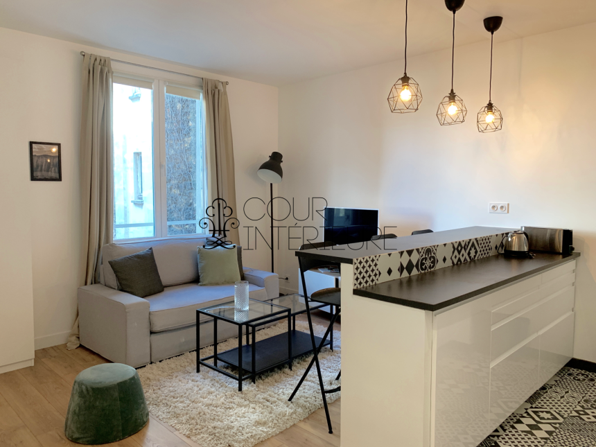 MEUBLÉ – 1 chambre – 31 m2 – Paris 17ème – Rue Débarcadère – 3ème étage ascenseur – Loyer charges comprises : 1.500 euros