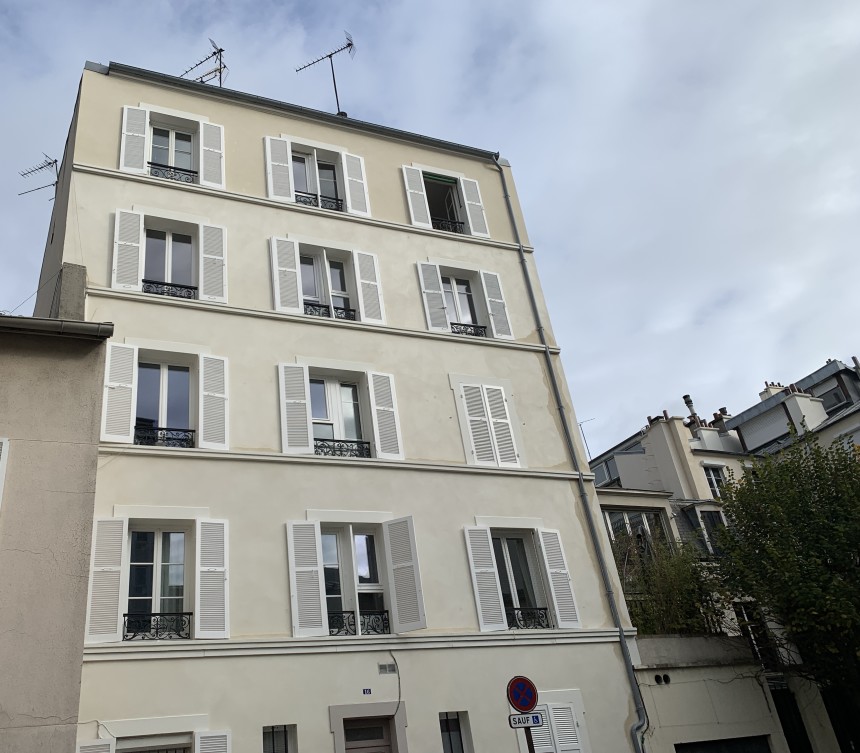 MEUBLÉ – 1 ch – Neuilly / limite Paris 17e Porte Maillot – Rue Midi – 36 m2 – 4e sans asc – Loyer cc : 1.500 euros