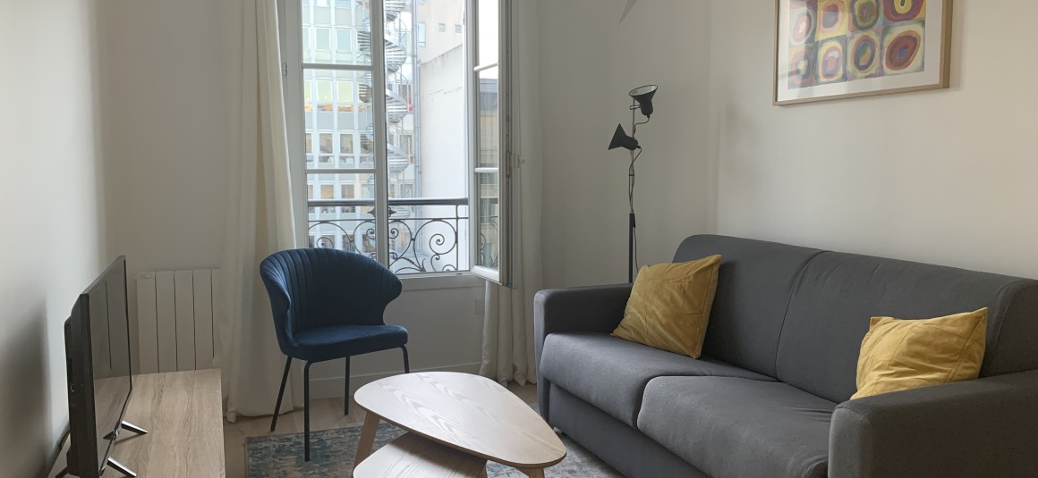 MEUBLÉ – 1 ch – Neuilly / limite Paris 17e Porte Maillot – Rue Midi – 36 m2 – 4e sans asc – Loyer cc : 1.500 euros