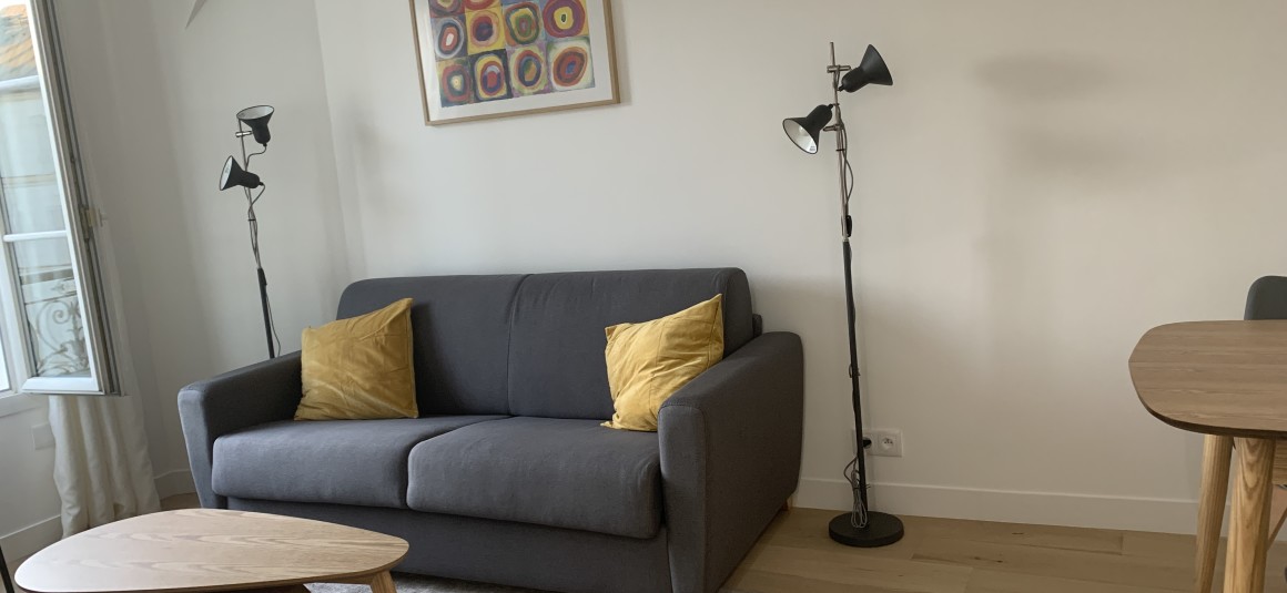 MEUBLÉ – 1 ch – Neuilly / limite Paris 17e Porte Maillot – Rue Midi – 36 m2 – 4e sans asc – Loyer cc : 1.500 euros